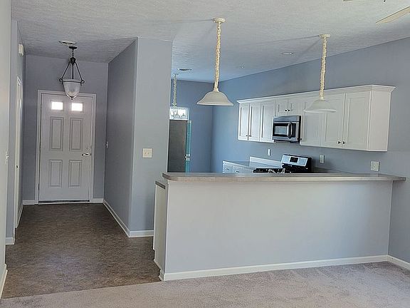 4th image of 201 Orchardview Seven Hls