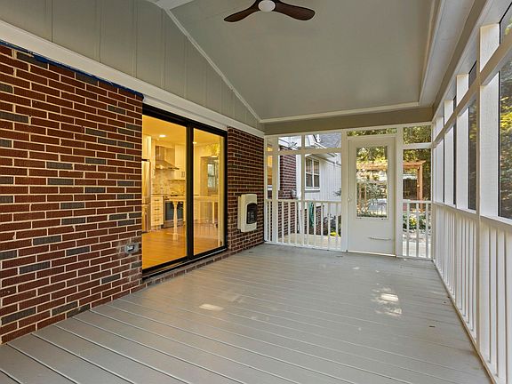 4th image of 208 W Hillcrest Dr #N