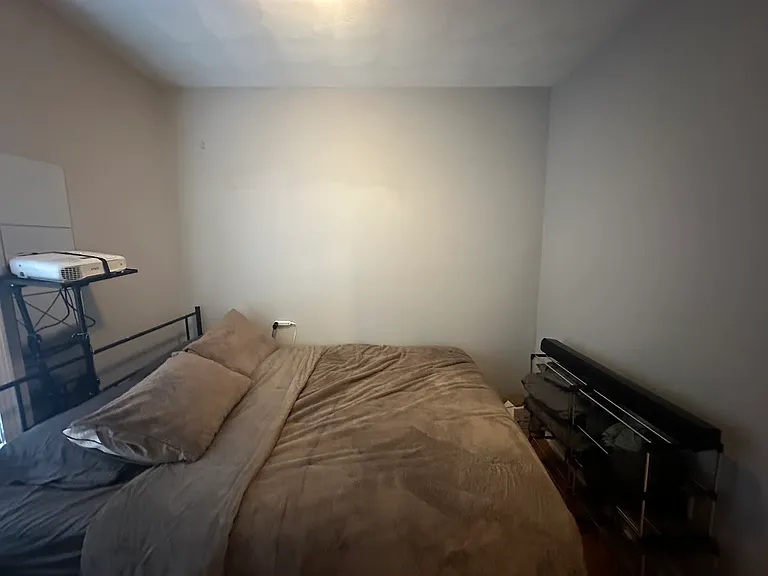 50 Derby St #2L — Photo 6