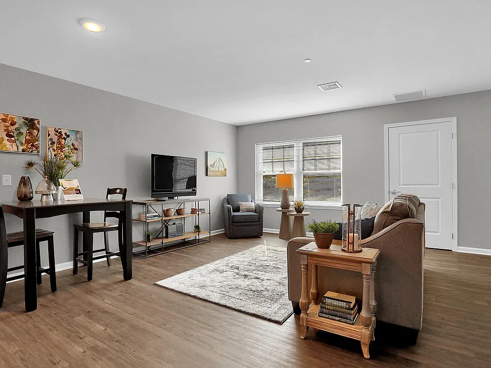 Hickory- 2 BR 2 BA