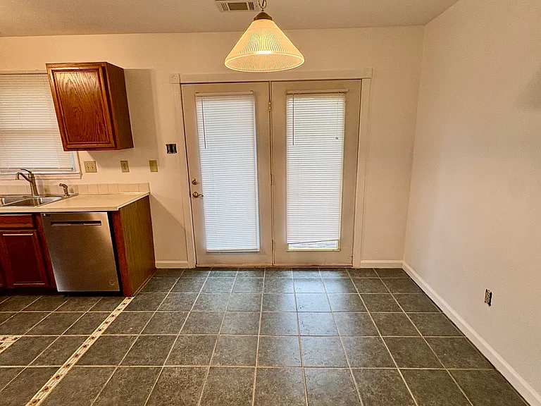 2202 Storey Ct — Photo 11