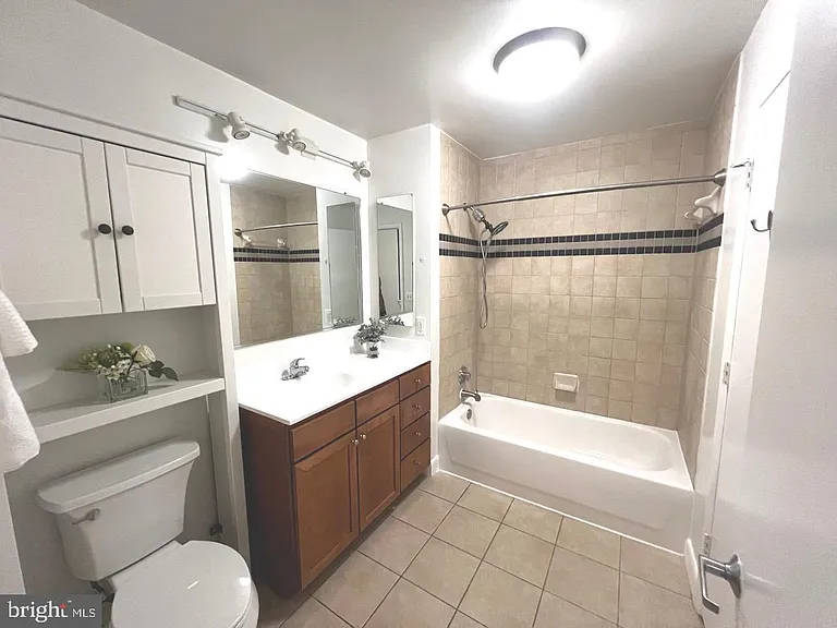400 Massachusetts Ave NW #1009 — Photo 17