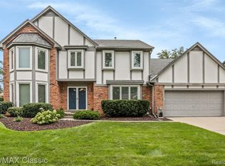 24596 Venice Dr, Novi, MI