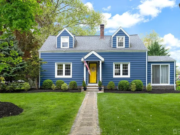 10 Shaw Dr, Kingston, NJ 08528