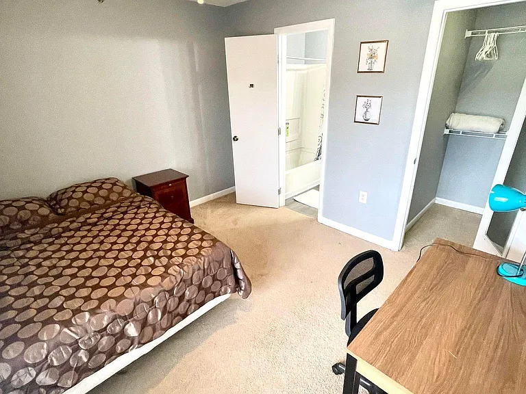 1401 Collegiate Cir #302 — Photo 13