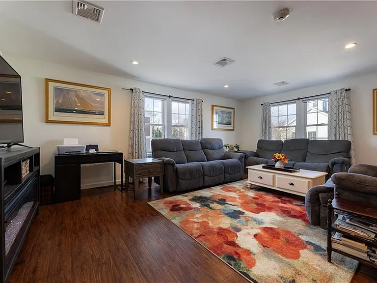 14 Clinton Ave #3 — Photo 8