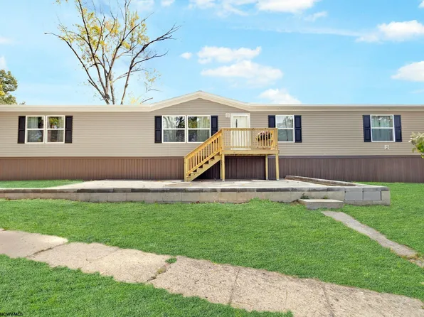 1243 Tyrone Rd, Morgantown, WV 26508