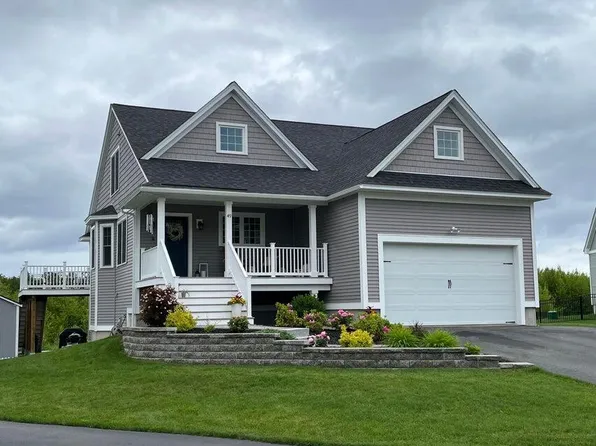 49 Huntington Way, Kittery, ME 03904
