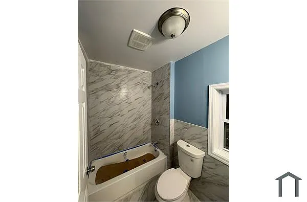 Building Photo - 106 W Sidney Ave #1
