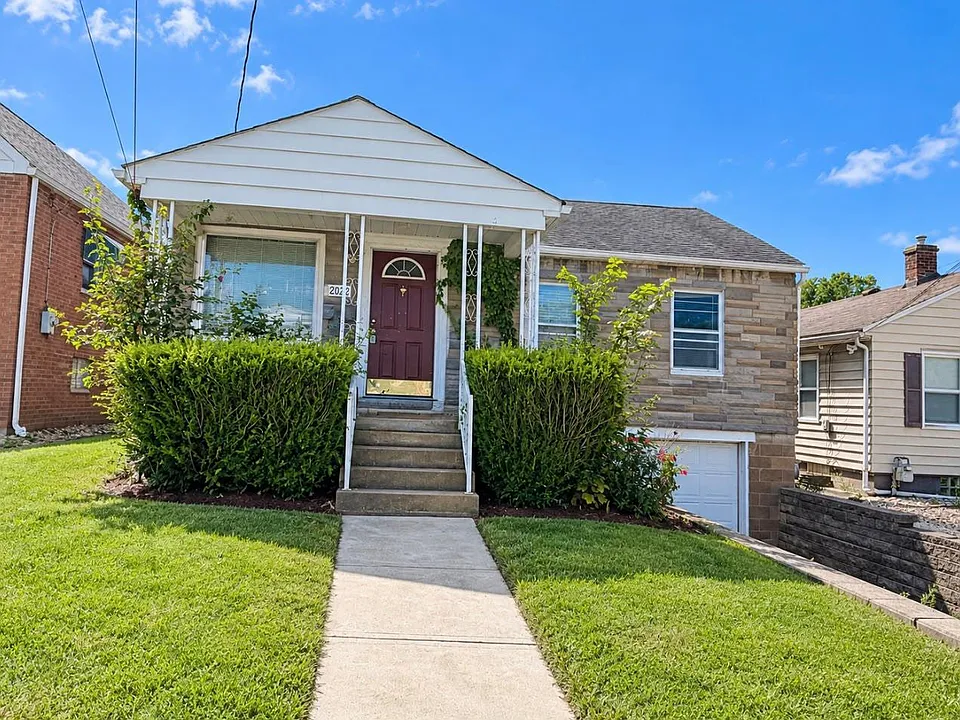 2020 Girard Ave