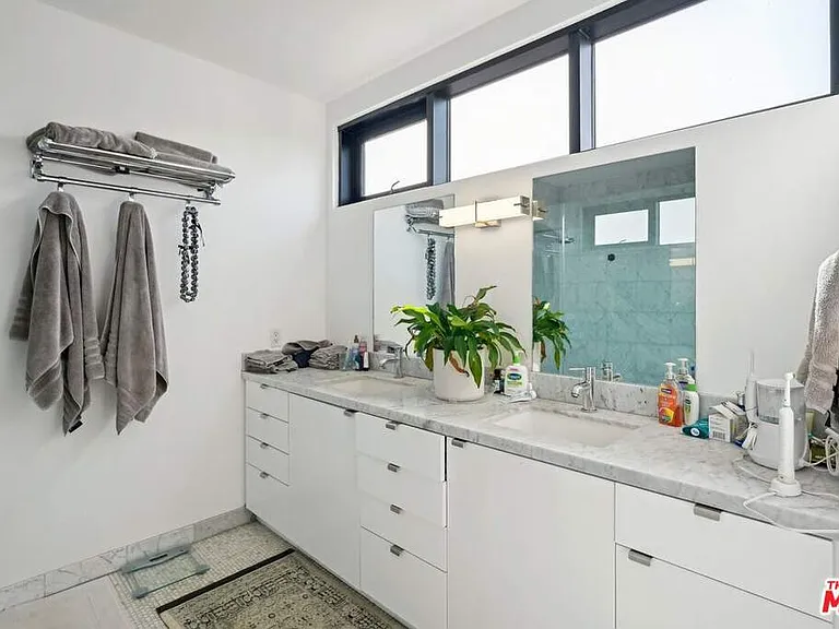 815 Hampton Dr #3 — Photo 10