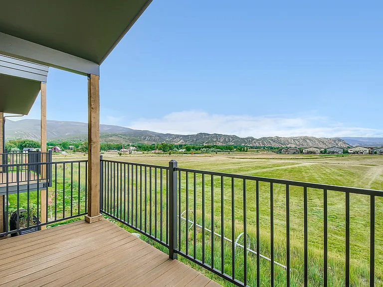 91 Mount Hope Cir #B303 — Photo 9