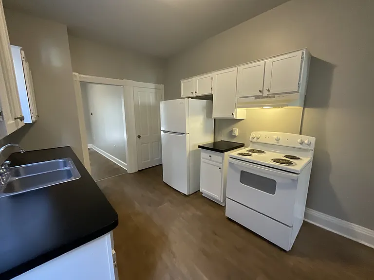 164 S Pine St — Photo 5