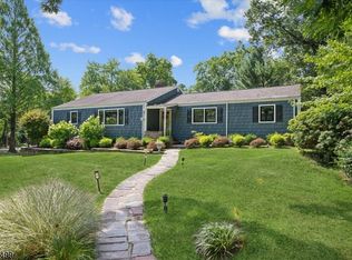 1455 Woodacres Dr, Mountainside, NJ 07092