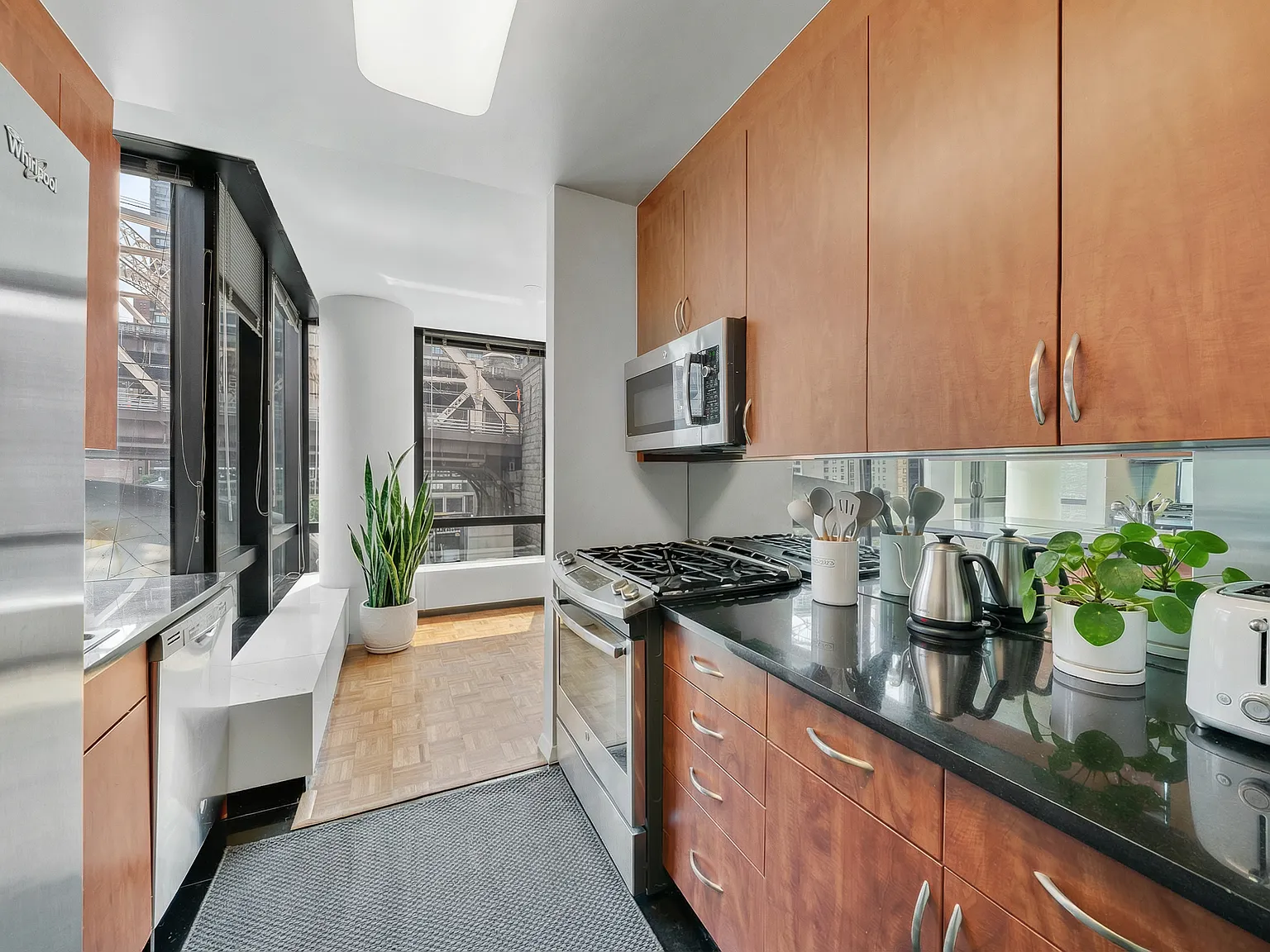 420 East 61st Street — Photo 4