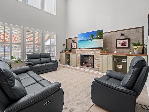 5th image of 656 Hickman St.