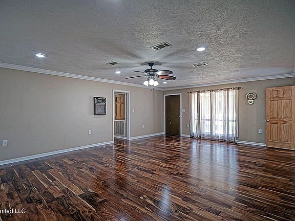 4th image of 1302 Highway 16 W