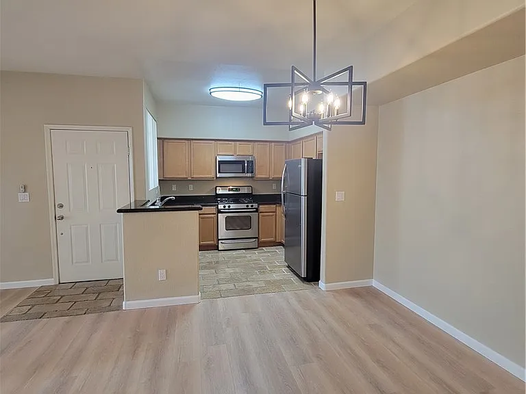 10237 King Henry Ave #103 — Photo 5