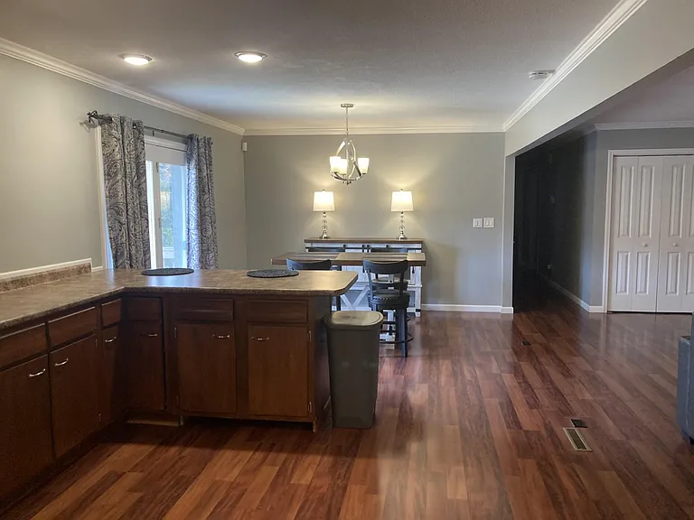 3504 Vicki St — Photo 4