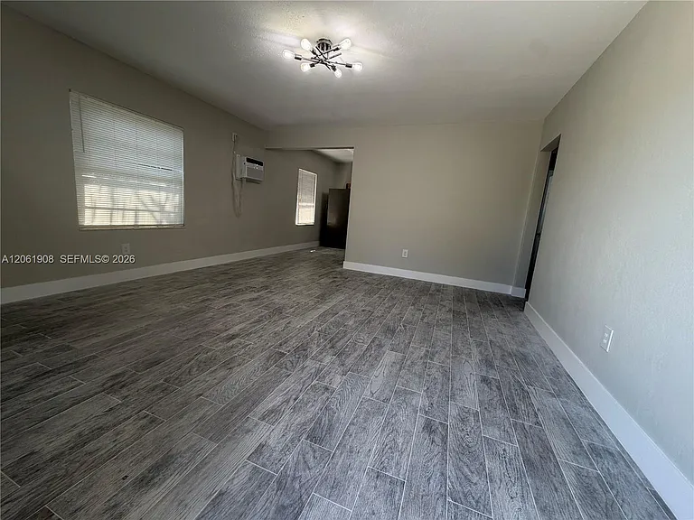 1140 NE 1st Ave #1140 — Photo 3