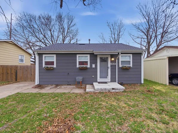 532 N Hickory Ln, Valley Center, KS 67147