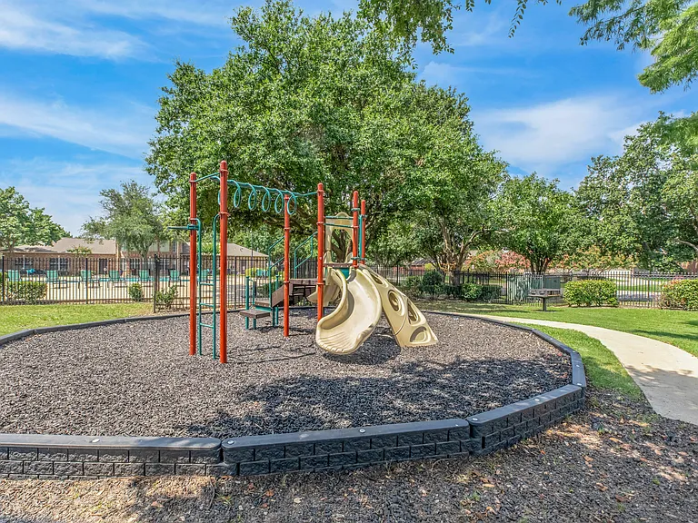 Waterford at Valley Ranch — Photo 6