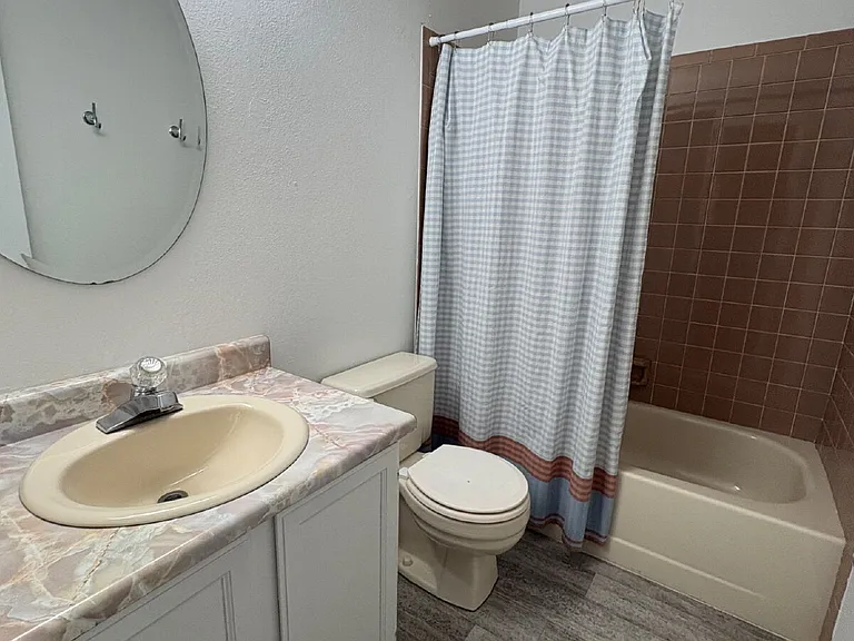 50 19th Ave #1 — Photo 3