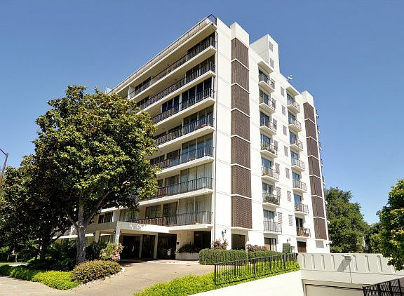 5th image of 1330 University Dr APT 16