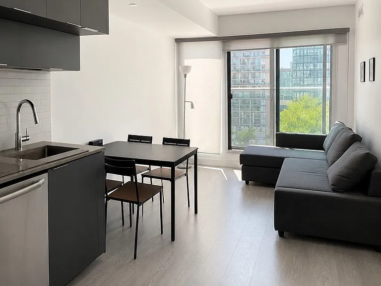 181 Dundas St E #706 — Photo 3