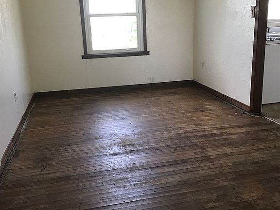 4th image of 2140 NW Lincoln Ave