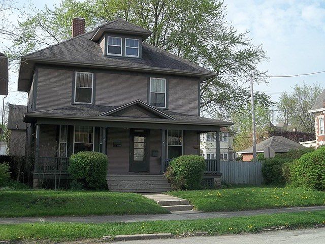 1st image of 901 E Washington St