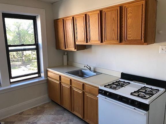 2nd image of 580 Washington Ave