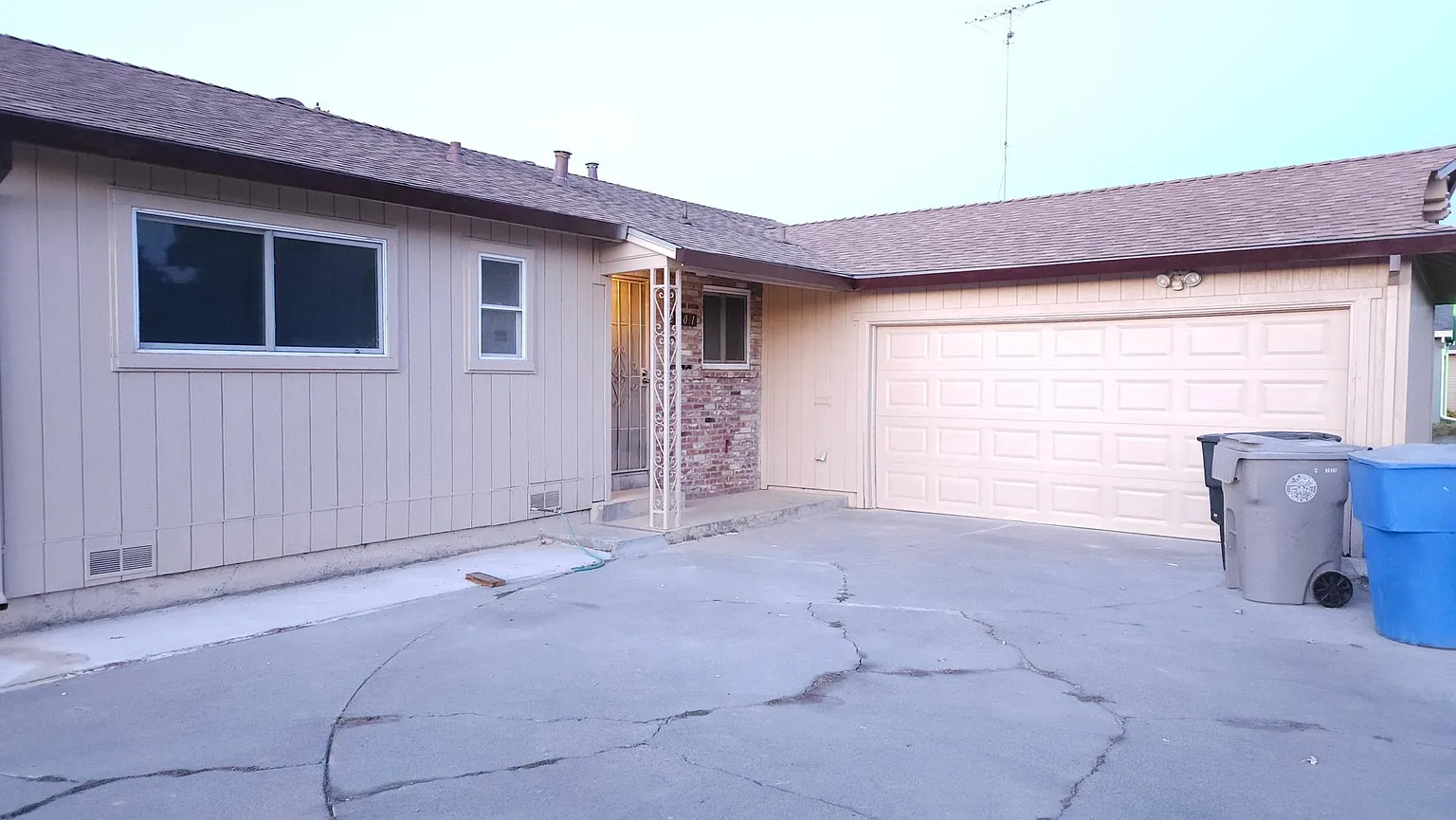 2201 53rd Ave photo 1