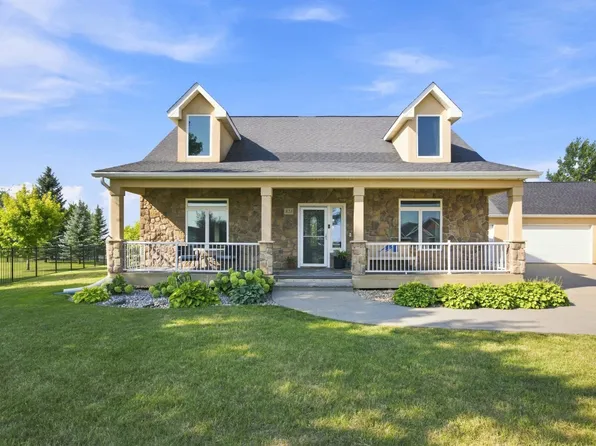 823 Birdie Ct, Mapleton, ND 58059