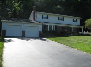 36 Appletree Ln, Clifton Park, NY 12065