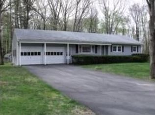 11 Sunset Dr, Atkinson, NH 03811