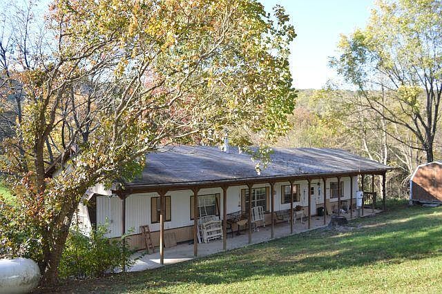 2nd image of 2217 Happy Hollow Rd
