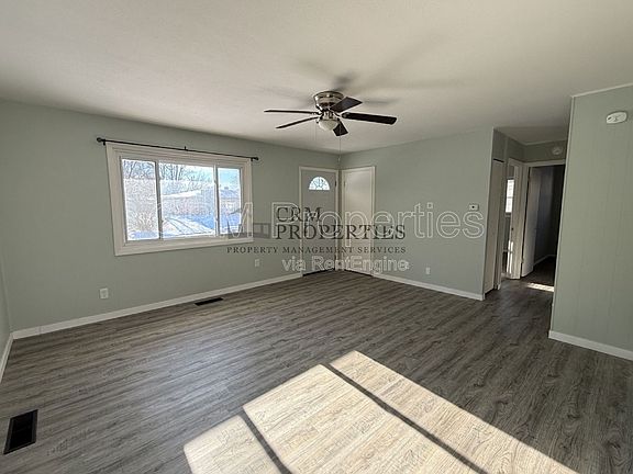 3rd image of 806 Maumee Dr