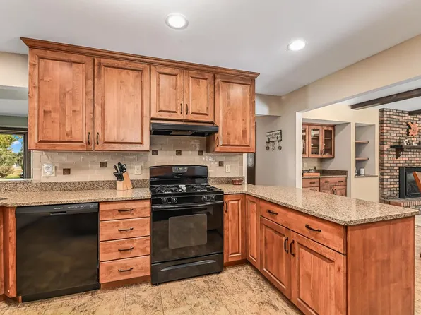 16725 Hillsdale DRIVE, Brookfield, WI 53005