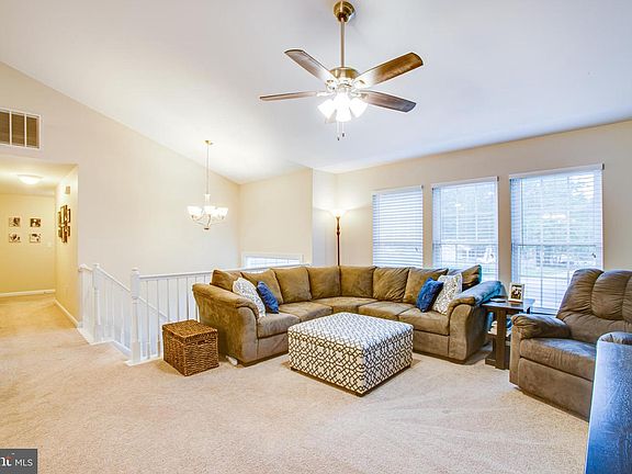5th image of 203 Spotslee Dr
