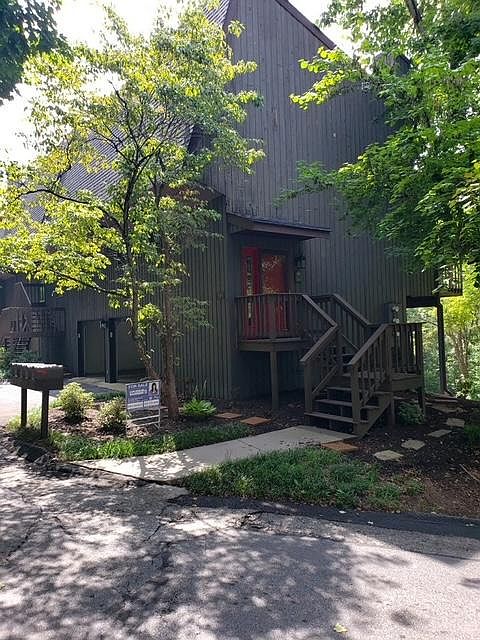 1st image of 304 Hickory Blf #304