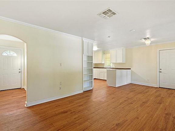 4th image of 330 Ohio Ave