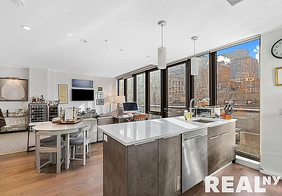 4th image of 227 Lexington Ave