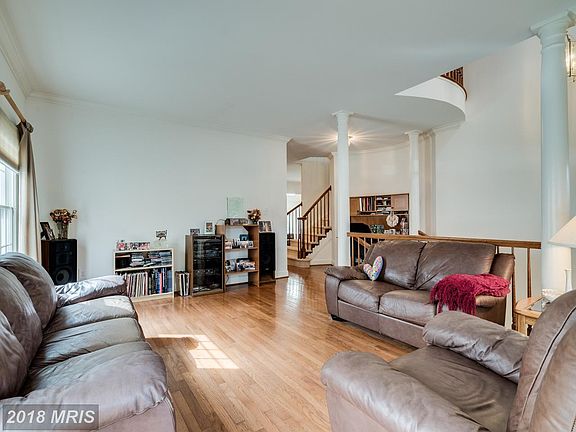 4th image of 3025 Windy Knoll Ct
