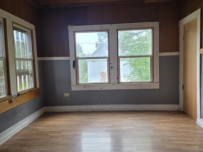 510 Edwards St — Photo 2