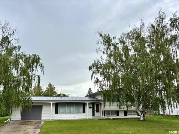 201 2nd Avenue E, Eatonia, SK S0L 0Y0