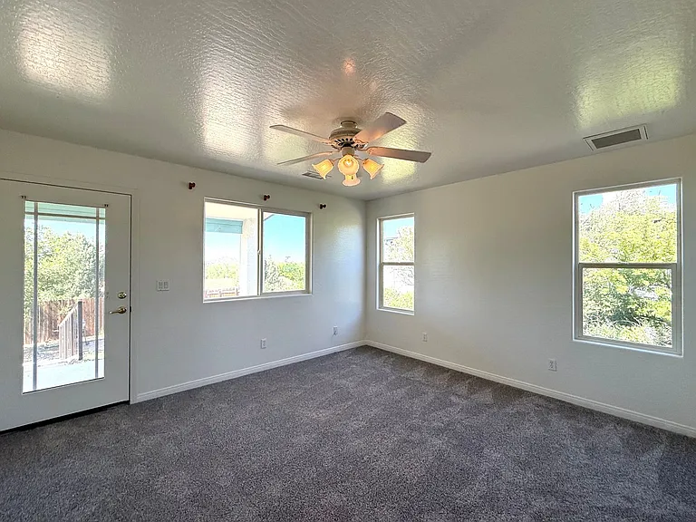1415 Lakeview Rd — Photo 10