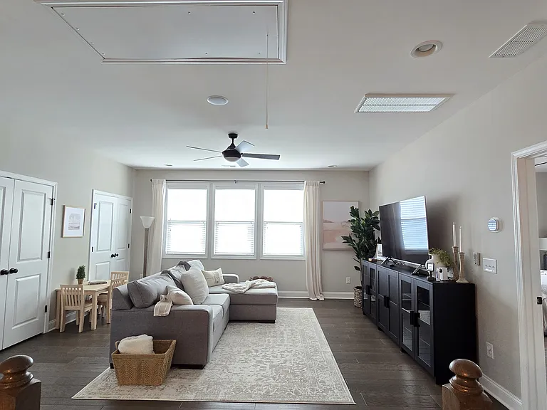 2207 Dewees Creek Dr — Photo 21