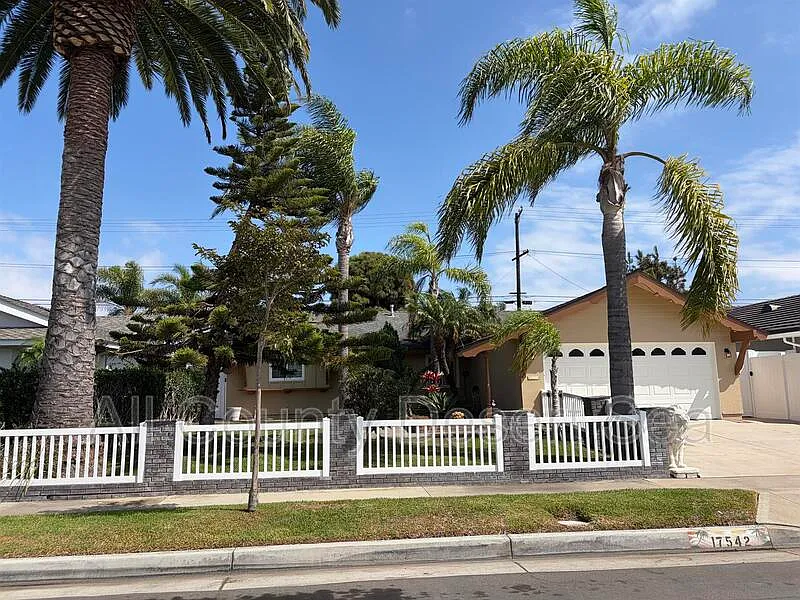 4 bed, 2.0 bath, 1592 sqft, $4,995 — Photo 2