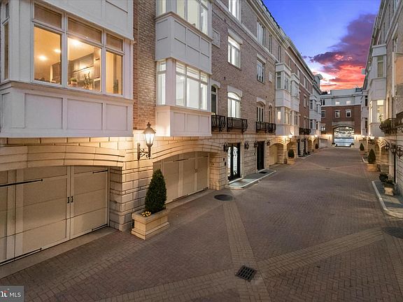 2nd image of 642 Ponte Villas S #141